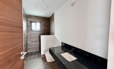 Hermosa Residencia en Venta en Sierra Alta 10o Sector Para Estrenar