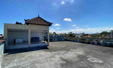 Rumah Super Luas 7 Kamar di Raya Padonan Canggu Bali