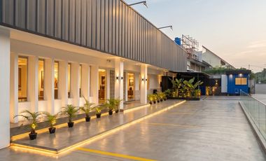 RUKO GANDENG 2 LANTAI EXS RESTORAN KEBAYORAN BARU DEKAT SENOPATI PARKIR LUAS SIAP HUNI