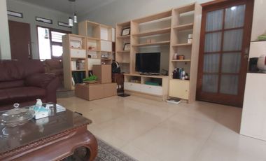 Sewa - Kontrak 4KT Setra Murni Atas Sarijadi, 800mdpl, Sejuk, Terang & Sirkulasi Bagus, Halaman Luas - Dekat PT & Mall