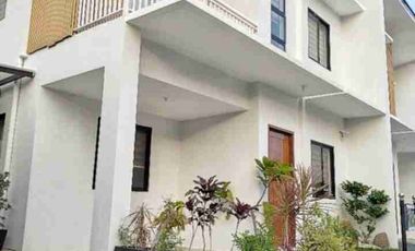 4 Bedrooms House and Lot
