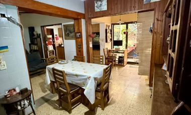 Casa con departamento. IDEAL INVERSOR