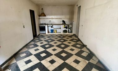 Casa con departamento. IDEAL INVERSOR