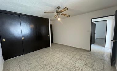 Casa en renta en Av. León, Jardines del Moral León Gto, ideal para oficinas y consultorios.