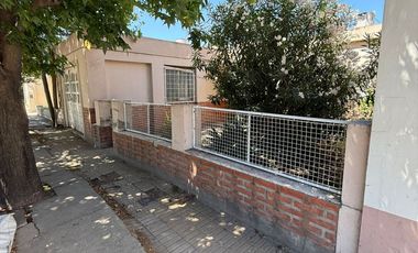 CASA A METROS DE AVENIDA 1 Y CALLE 24