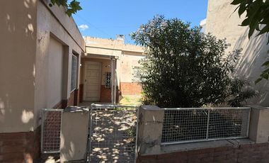 CASA A METROS DE AVENIDA 1 Y CALLE 24