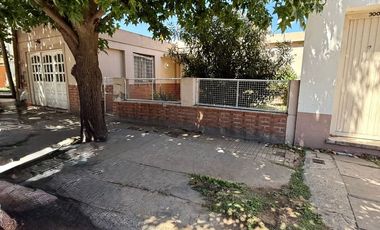 CASA A METROS DE AVENIDA 1 Y CALLE 24