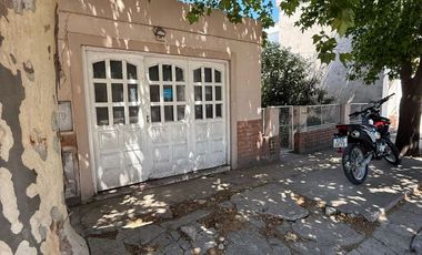 CASA A METROS DE AVENIDA 1 Y CALLE 24