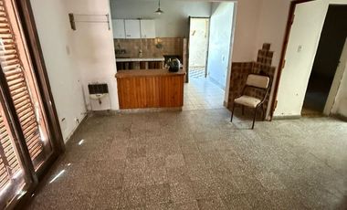 CASA A METROS DE AVENIDA 1 Y CALLE 24