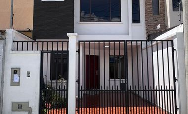 MODERNA CASA EN VENTA
