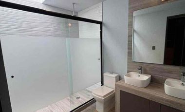 Casa en Parque Cuernavaca – 4 recámaras, cochera 3 autos y jardín privado