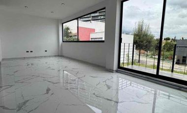 Casa en Parque Cuernavaca – 4 recámaras, cochera 3 autos y jardín privado