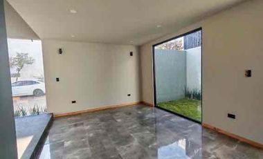 Casa en Cascatta II – Isla de granito, roof garden y carga para auto eléctrico