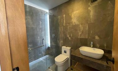 Casa en Cascatta II – Isla de granito, roof garden y carga para auto eléctrico