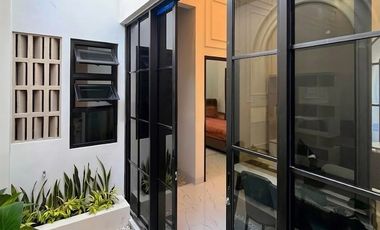 DIJUAL RUMAH CLASSIC MODERN FULL FURNISHED UTARA JOGJABAY / SD MODEL