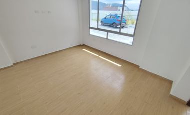 🏠 VENDO CASA ESQUINERA TRES PLANTAS. (San Antonio – Mitad del Mundo)
