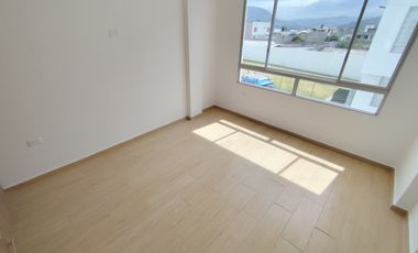 🏠 VENDO CASA ESQUINERA TRES PLANTAS. (San Antonio – Mitad del Mundo)