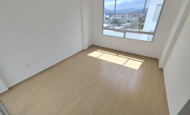 🏠 VENDO CASA ESQUINERA TRES PLANTAS. (San Antonio – Mitad del Mundo)