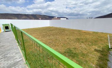 🏠 VENDO CASA ESQUINERA TRES PLANTAS. (San Antonio – Mitad del Mundo)