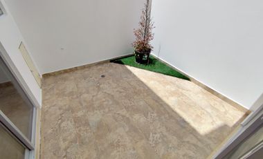 🏠 VENDO CASA ESQUINERA TRES PLANTAS. (San Antonio – Mitad del Mundo)