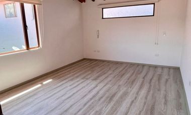 Casa de dos plantas en renta, Sector La Cerámica, Escalón de Tumbaco - Quito
