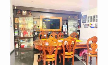 ✨ CASA URBANA DE 4 PISOS EN VENTA – AMPLIA, RENTABLE Y CON GRAN POTENCIAL DE INVERSIÓN ✨