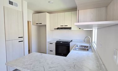BONITA CASA DE RENTA EN CERRADA QUEBEC DISPONIBLE 20 DE JUNIO