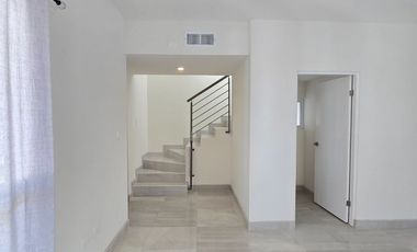 BONITA CASA DE RENTA EN CERRADA QUEBEC DISPONIBLE 20 DE JUNIO