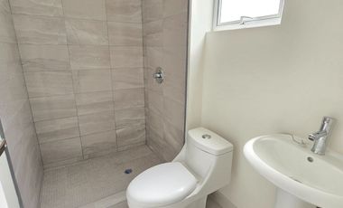 BONITA CASA DE RENTA EN CERRADA QUEBEC DISPONIBLE 20 DE JUNIO