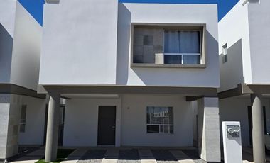 BONITA CASA DE RENTA EN CERRADA QUEBEC DISPONIBLE 20 DE JUNIO