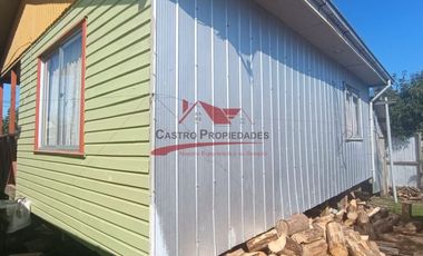 Restaurant Funcionando, Amoblado y Equipado con Una Cabaña Amoblada, Nehuentue, Comuna de Carahue, Novena Region.