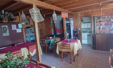 Restaurant Funcionando, Amoblado y Equipado con Una Cabaña Amoblada, Nehuentue, Comuna de Carahue, Novena Region.