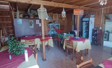 Restaurant Funcionando, Amoblado y Equipado con Una Cabaña Amoblada, Nehuentue, Comuna de Carahue, Novena Region.