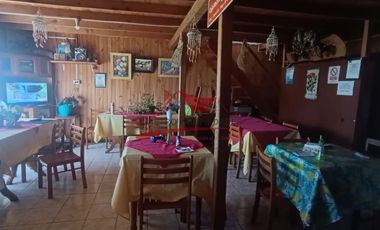 Restaurant Funcionando, Amoblado y Equipado con Una Cabaña Amoblada, Nehuentue, Comuna de Carahue, Novena Region.