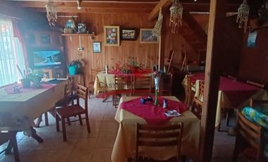 Restaurant Funcionando, Amoblado y Equipado con Una Cabaña Amoblada, Nehuentue, Comuna de Carahue, Novena Region.