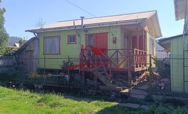 Restaurant Funcionando, Amoblado y Equipado con Una Cabaña Amoblada, Nehuentue, Comuna de Carahue, Novena Region.