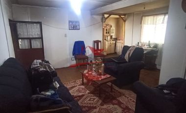 Casa de Dos Pisos con 5 Dormitorios, 1 Baño, Nehuentue, Comuna de Carahue, Novena Region