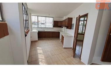 Casa de Venta Cumbaya Urb. Privada La Católica, Oportunidad