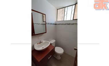 Casa de Venta Cumbaya Urb. Privada La Católica, Oportunidad