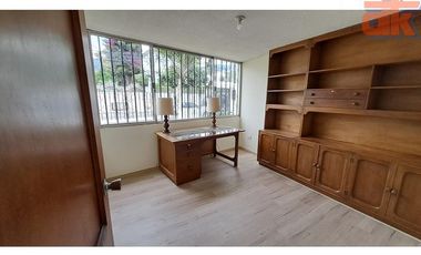 Casa de Venta Cumbaya Urb. Privada La Católica, Oportunidad
