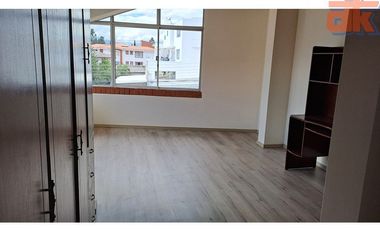 Casa de Venta Cumbaya Urb. Privada La Católica, Oportunidad