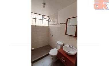 Casa de Venta Cumbaya Urb. Privada La Católica, Oportunidad