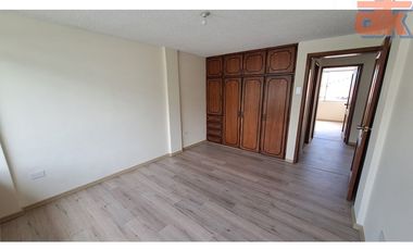 Casa de Venta Cumbaya Urb. Privada La Católica, Oportunidad