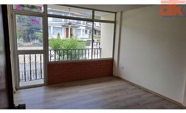Casa de Venta Cumbaya Urb. Privada La Católica, Oportunidad