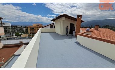 Casa de Venta Cumbaya Urb. Privada La Católica, Oportunidad