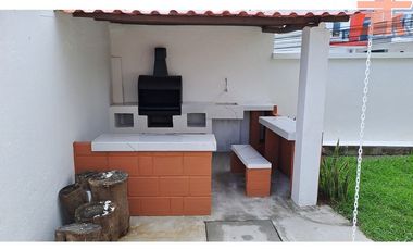 Casa de Venta Cumbaya Urb. Privada La Católica, Oportunidad