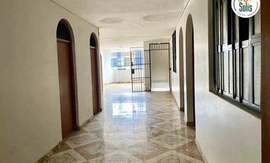 VENDO CASA PARA NEGOCIO REF. hOSPITAL SIMÓN BOLÍVAR