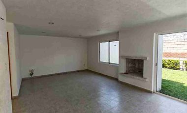 CASA EN RENTA EN METEPEC. RESIDENCIAL EL CASTAÑO 2. A UNOS MINUTOS DEL TREN INTERURBANO