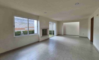 CASA EN RENTA EN METEPEC. RESIDENCIAL EL CASTAÑO 2. A UNOS MINUTOS DEL TREN INTERURBANO
