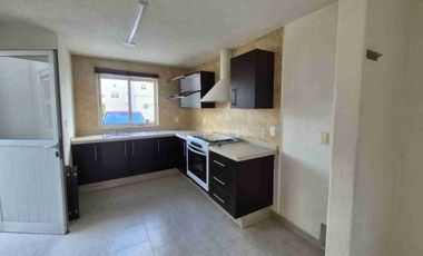 CASA EN RENTA EN METEPEC. RESIDENCIAL EL CASTAÑO 2. A UNOS MINUTOS DEL TREN INTERURBANO